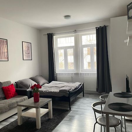 Tiffany Apartment In The City Center براتسيلافا المظهر الخارجي الصورة