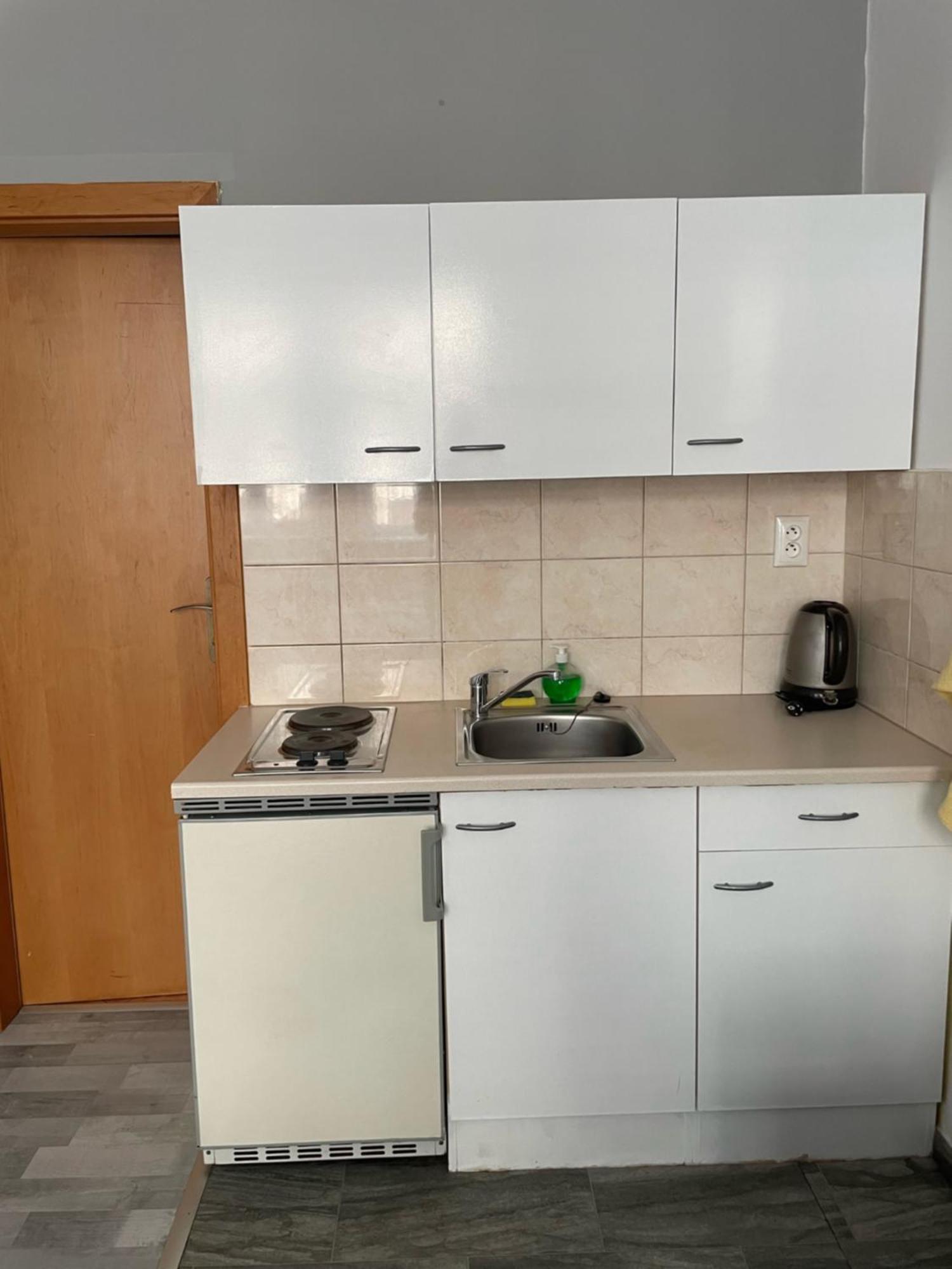 Tiffany Apartment In The City Center براتسيلافا المظهر الخارجي الصورة